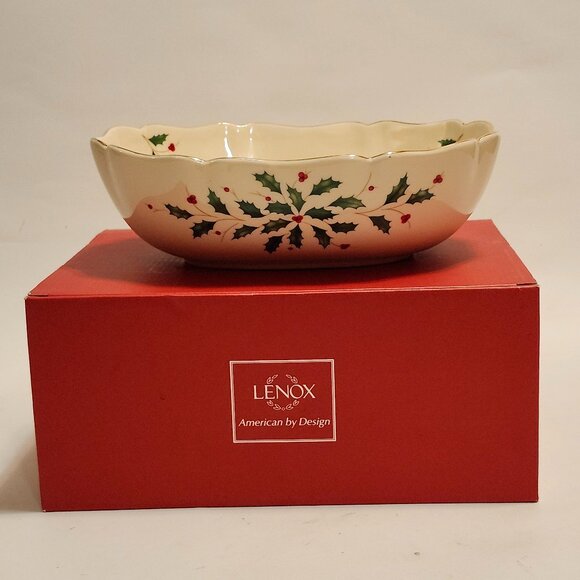 Lenox Holiday Archive White Ceramic Large Fluted Bowl HOLIDAY LENOX HOLLY Leaves - Picture 1 of 8